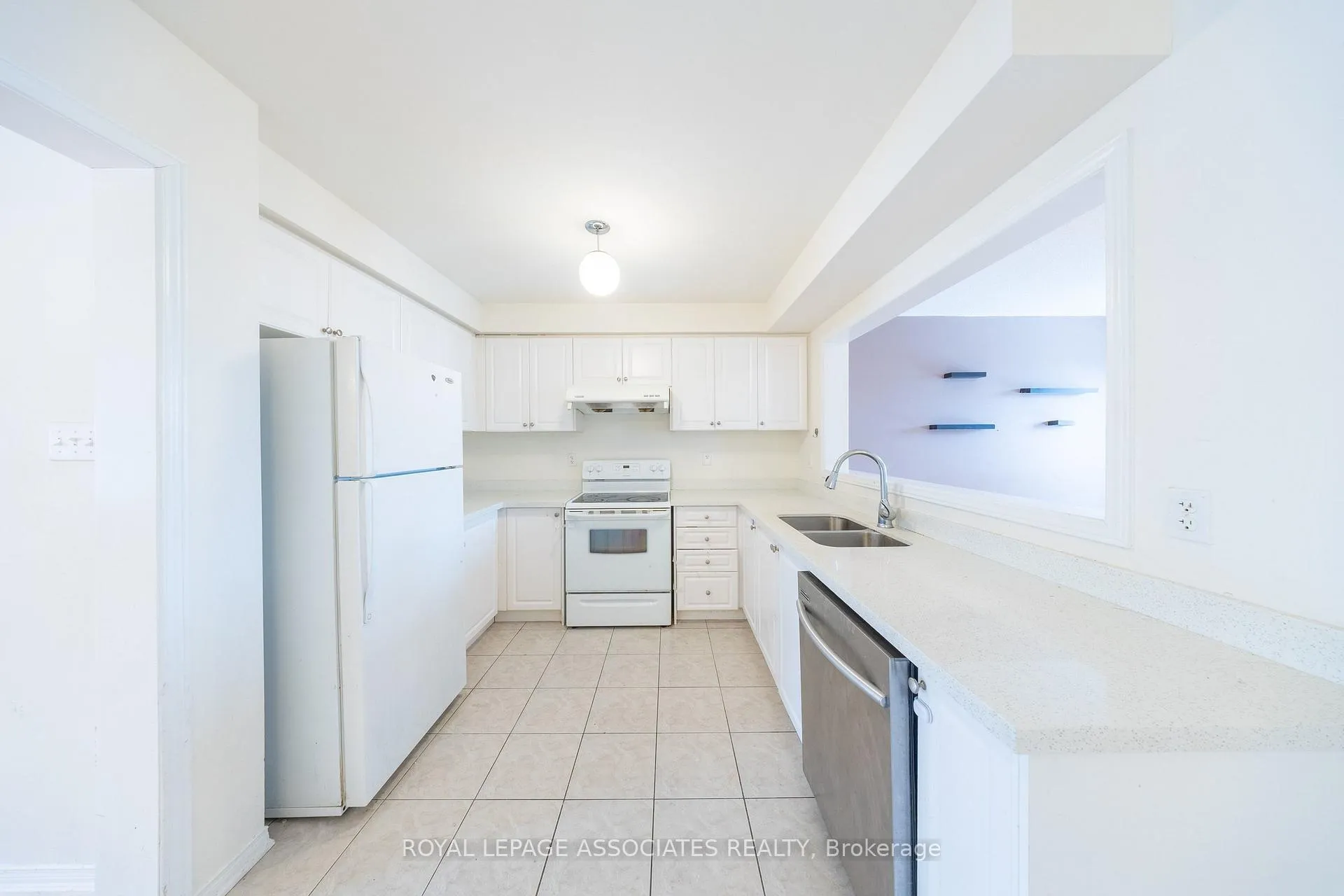 Photo 10 of 77 Andriana Crescent, Markham, Box Grove — HOMEH