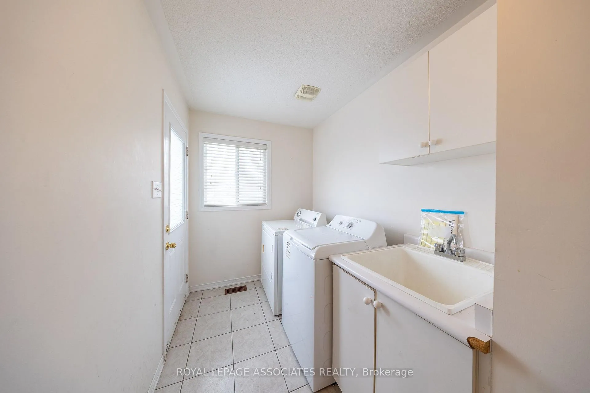 Photo 13 of 77 Andriana Crescent, Markham, Box Grove — HOMEH