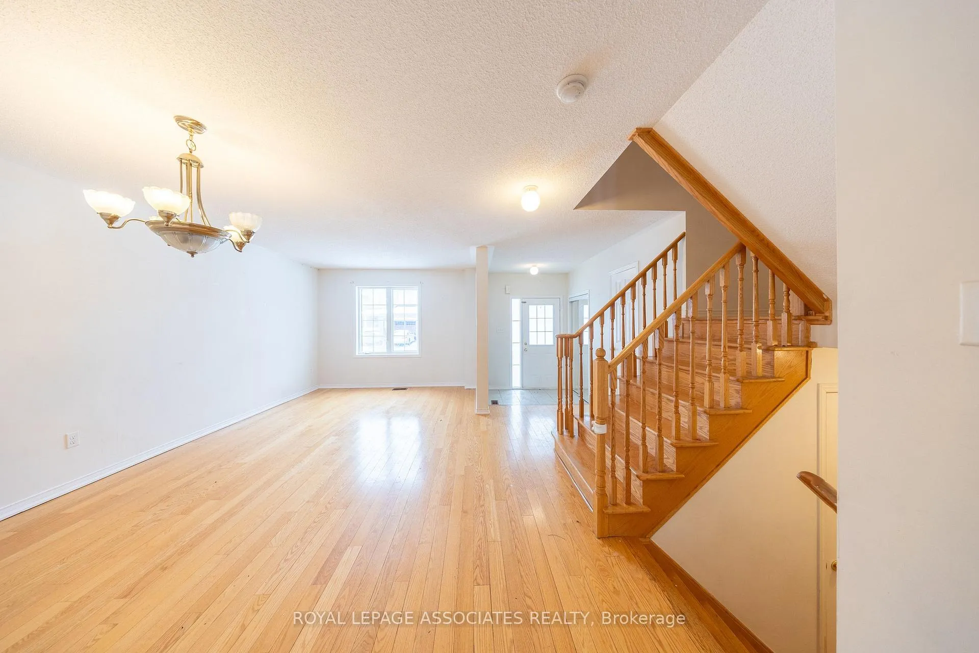 Photo 15 of 77 Andriana Crescent, Markham, Box Grove — HOMEH