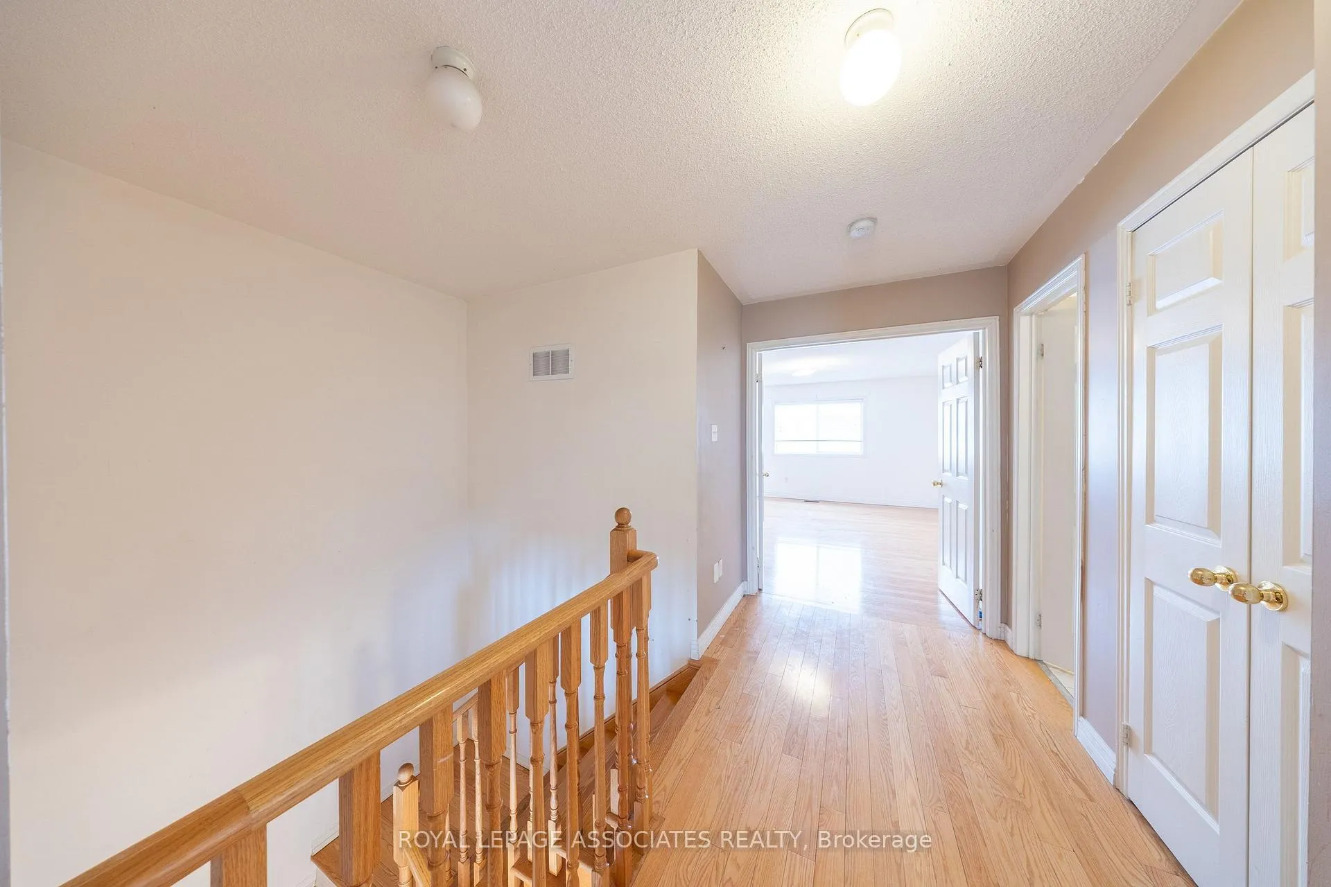 Photo 16 of 77 Andriana Crescent, Markham, Box Grove — HOMEH