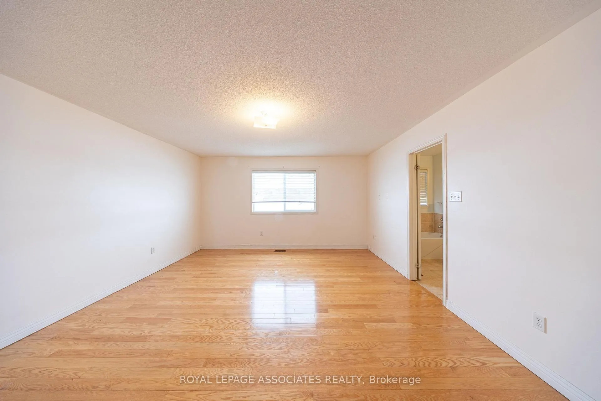 Photo 17 of 77 Andriana Crescent, Markham, Box Grove — HOMEH