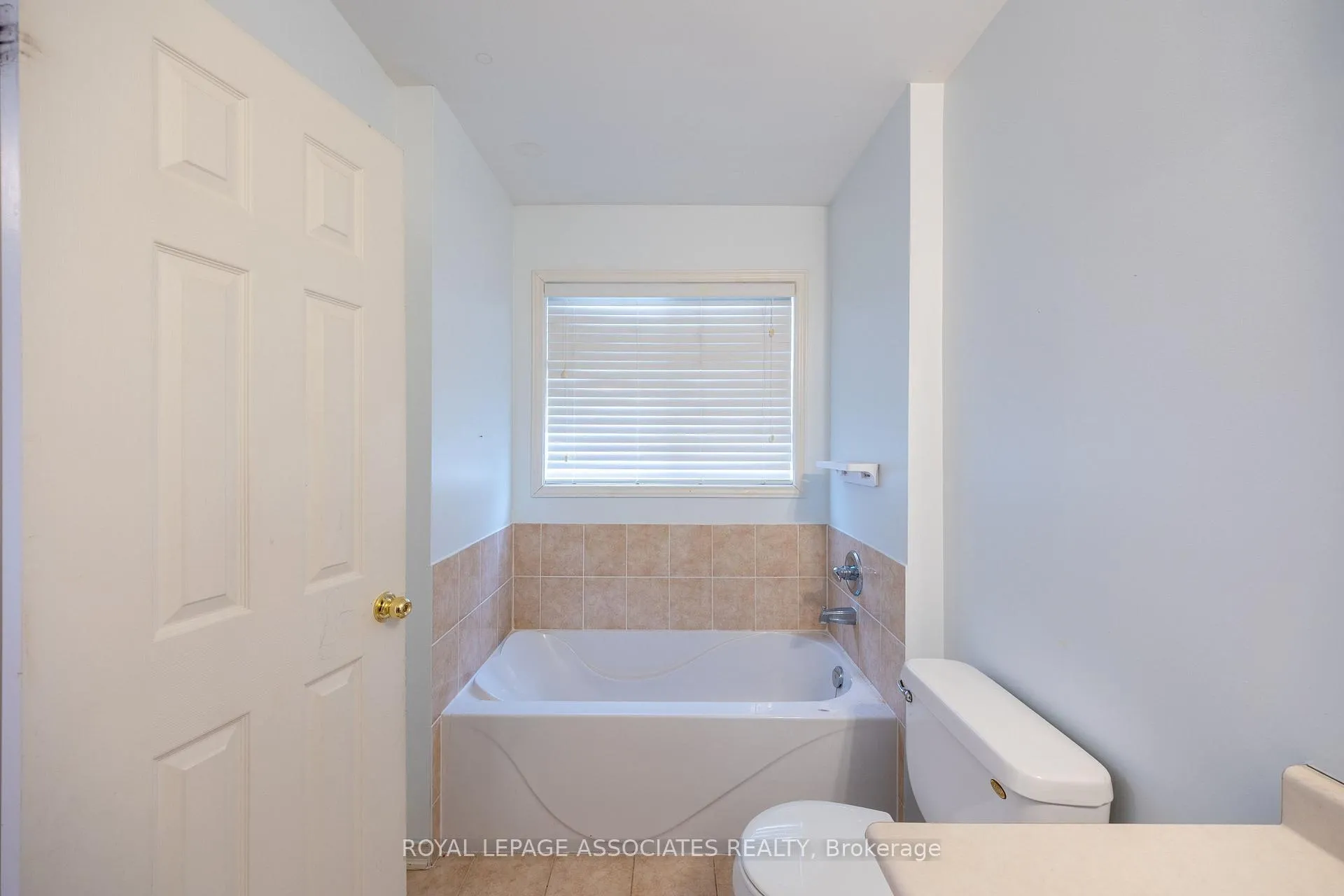Photo 21 of 77 Andriana Crescent, Markham, Box Grove — HOMEH