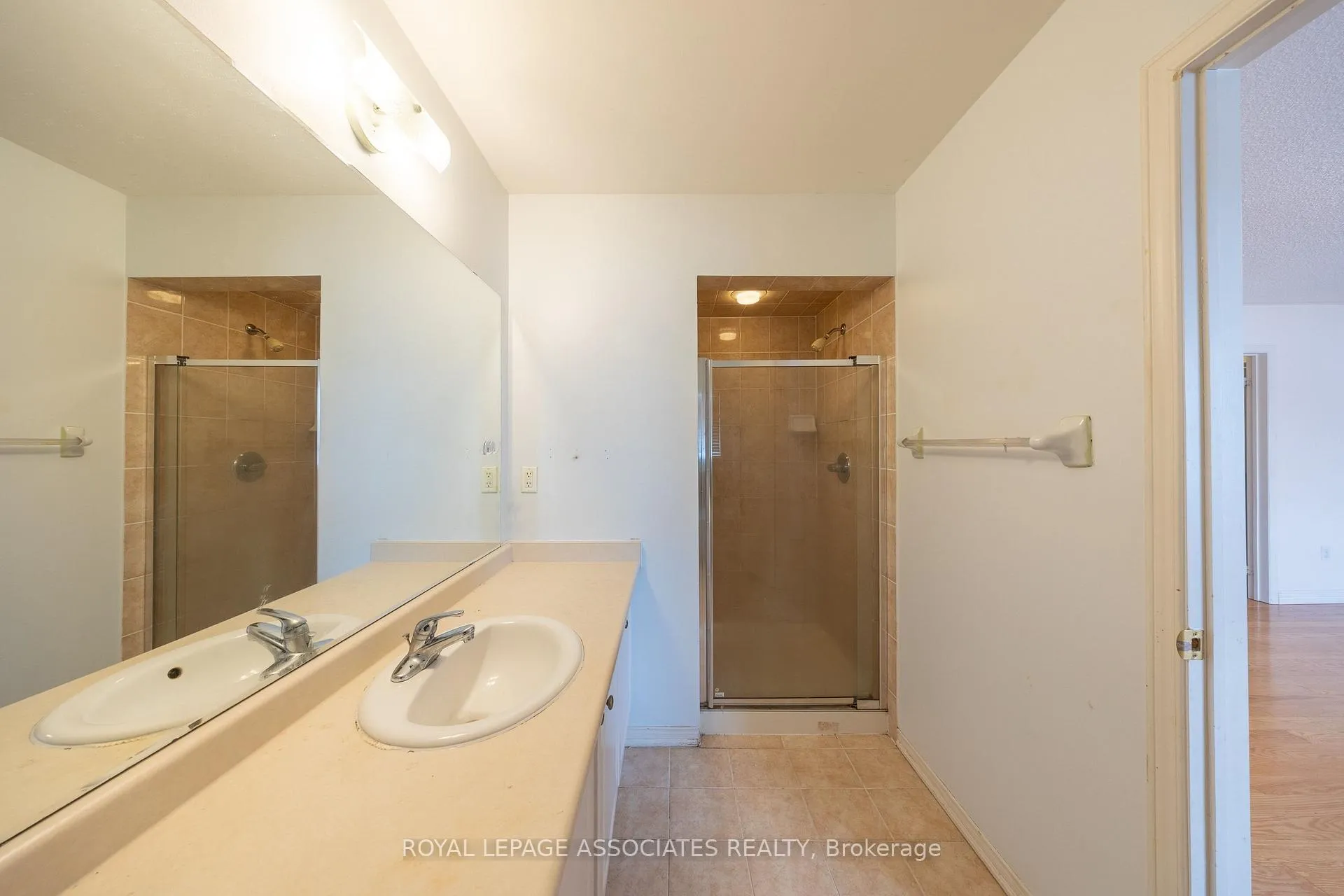 Photo 22 of 77 Andriana Crescent, Markham, Box Grove — HOMEH