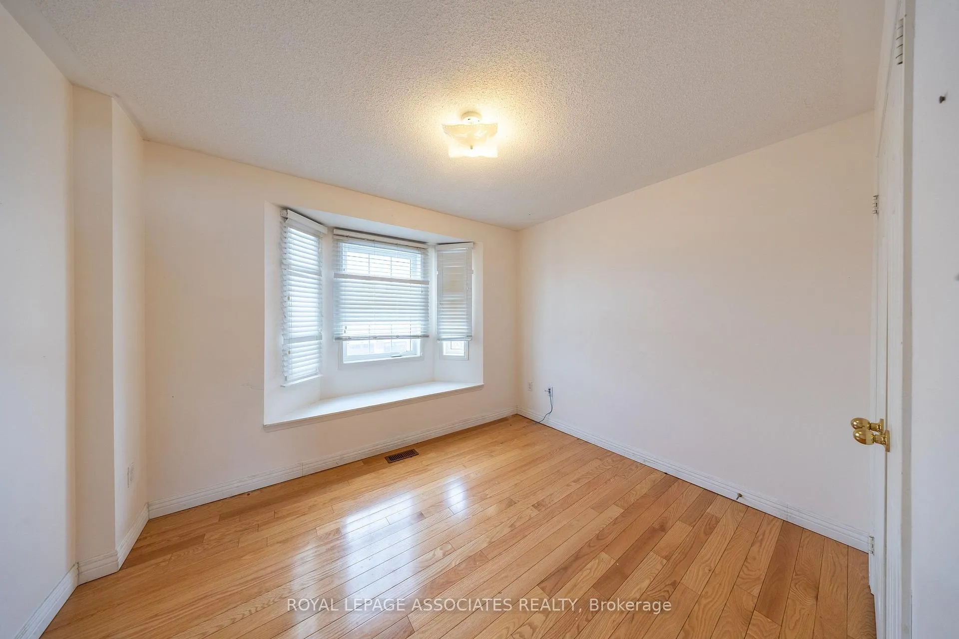 Photo 25 of 77 Andriana Crescent, Markham, Box Grove — HOMEH