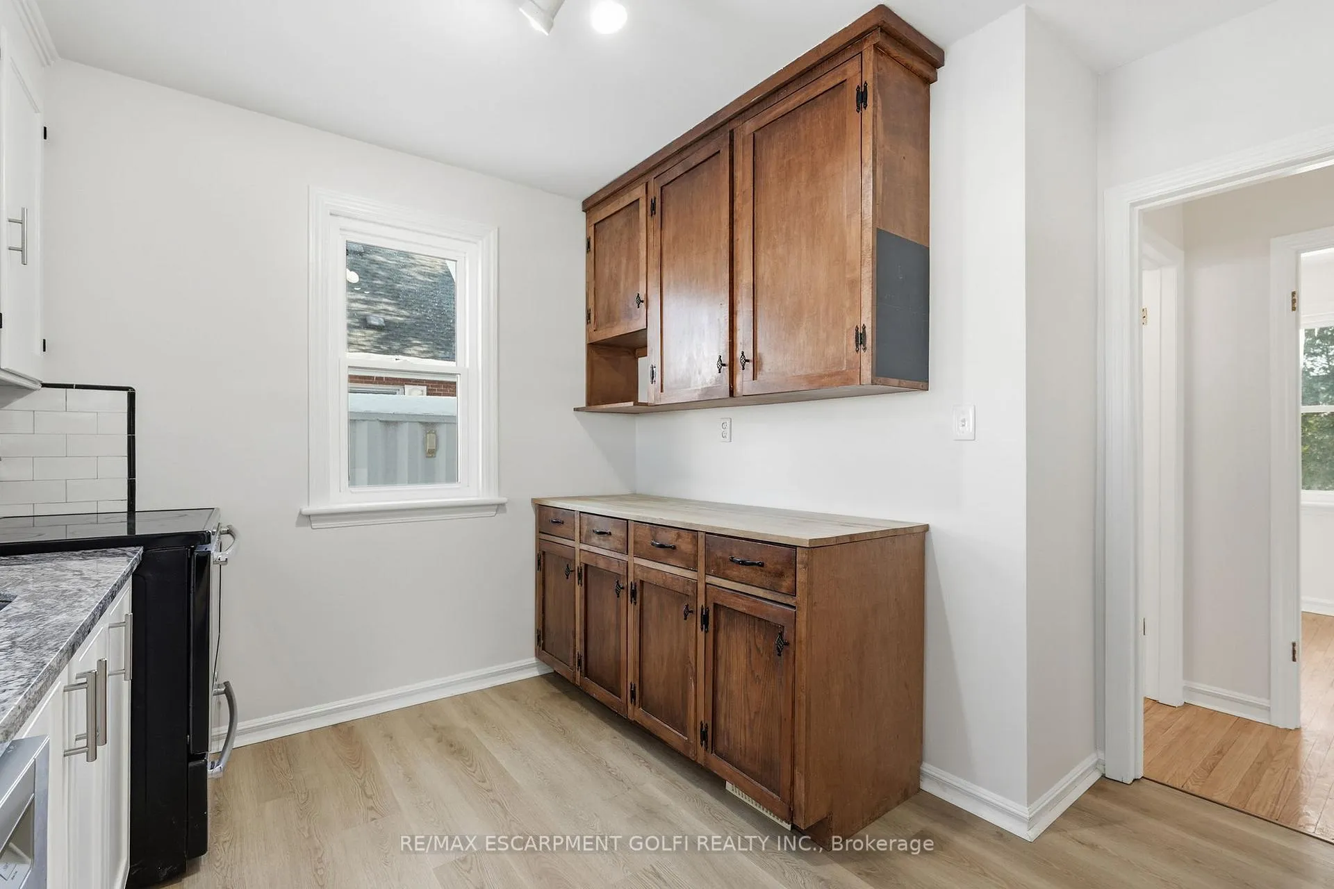 Photo 5 of 15 East 41ST Street, Hamilton, Sunninghill — HOMEH