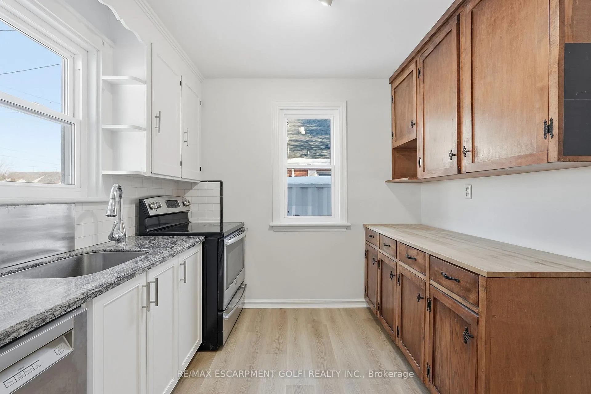 Photo 6 of 15 East 41ST Street, Hamilton, Sunninghill — HOMEH