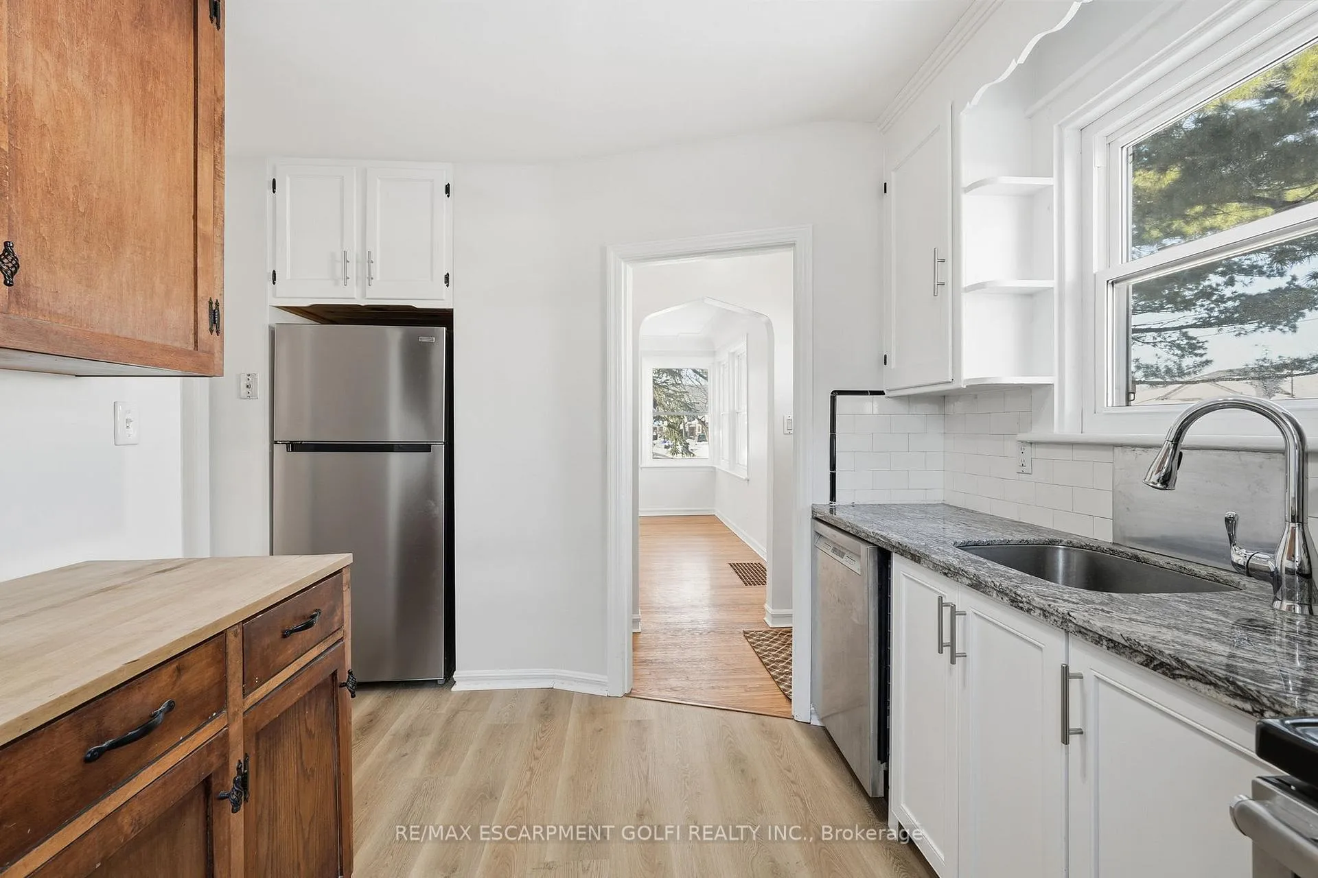 Photo 8 of 15 East 41ST Street, Hamilton, Sunninghill — HOMEH