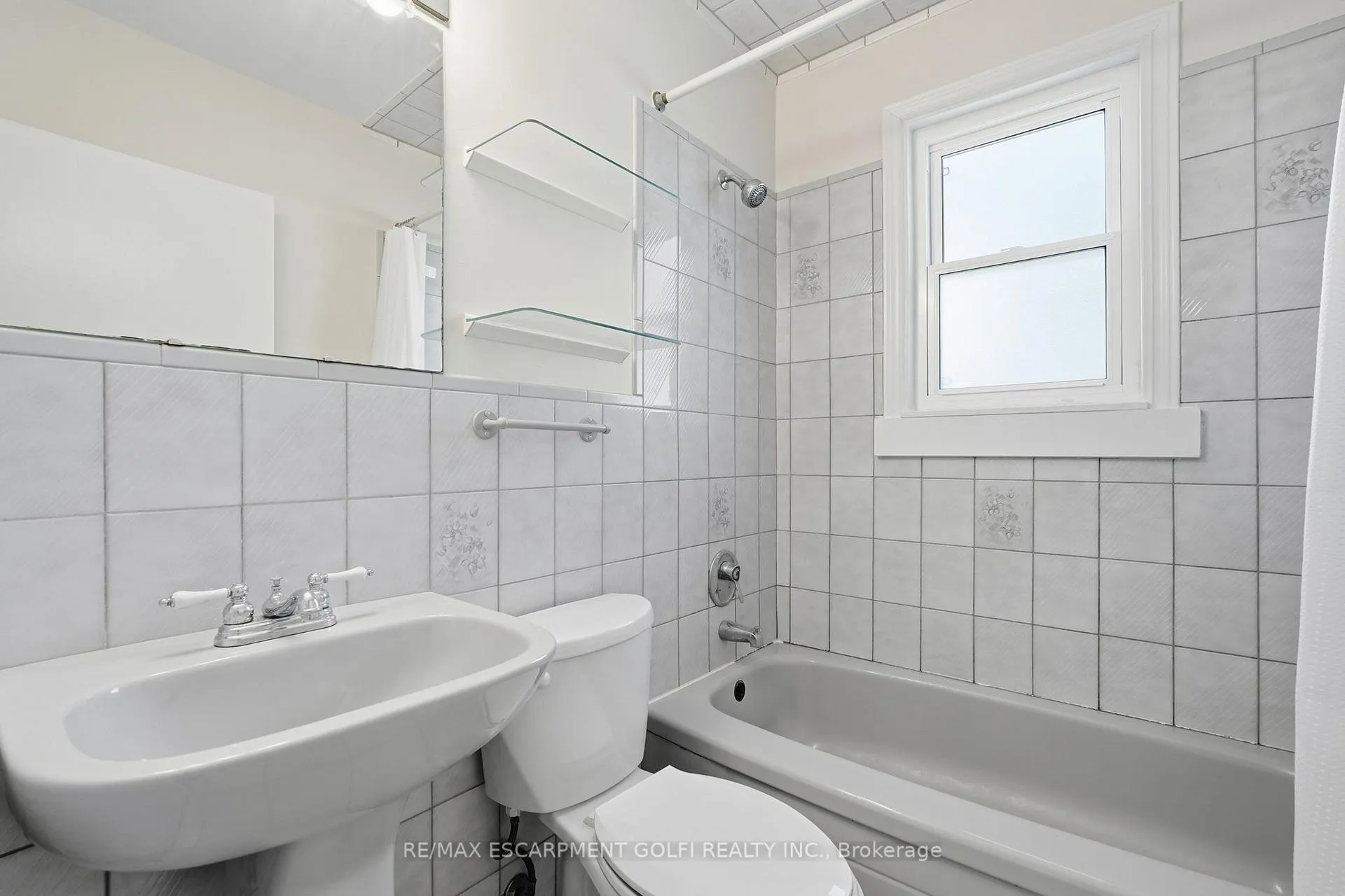 Photo 18 of 15 East 41ST Street, Hamilton, Sunninghill — HOMEH