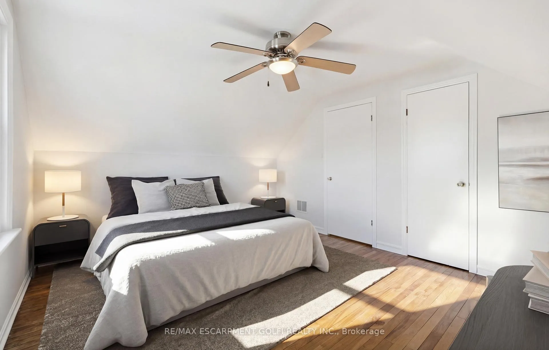 Photo 20 of 15 East 41ST Street, Hamilton, Sunninghill — HOMEH