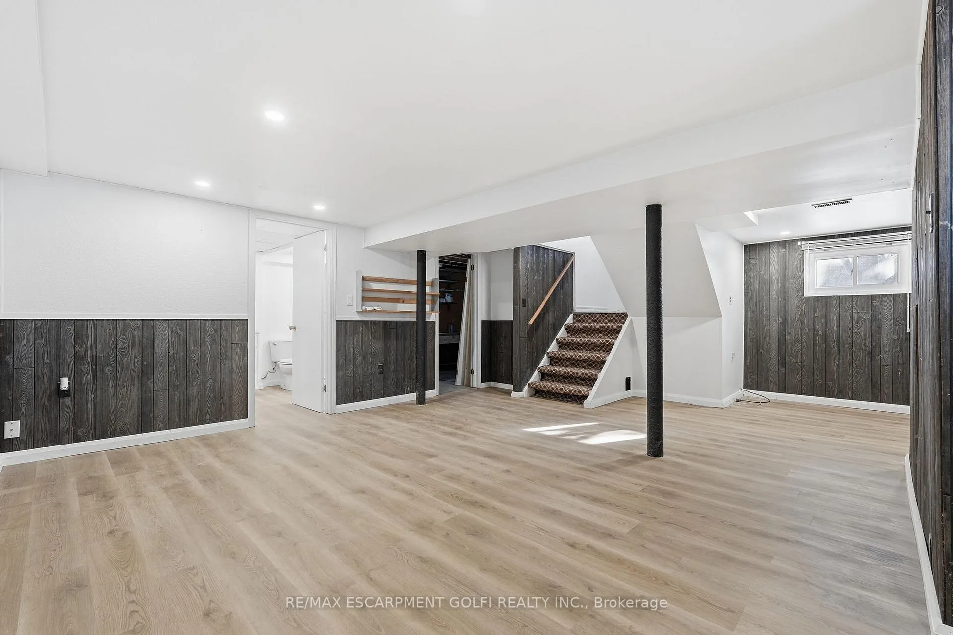 Photo 27 of 15 East 41ST Street, Hamilton, Sunninghill — HOMEH