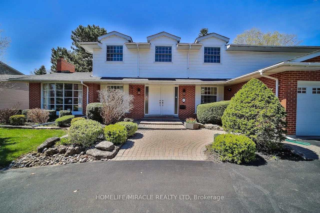 Photo 4 of 17 Ridgehill Drive, Brampton, Brampton South — HOMEH