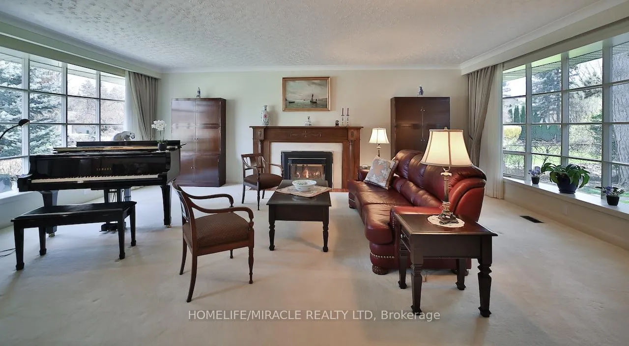 Photo 7 of 17 Ridgehill Drive, Brampton, Brampton South — HOMEH