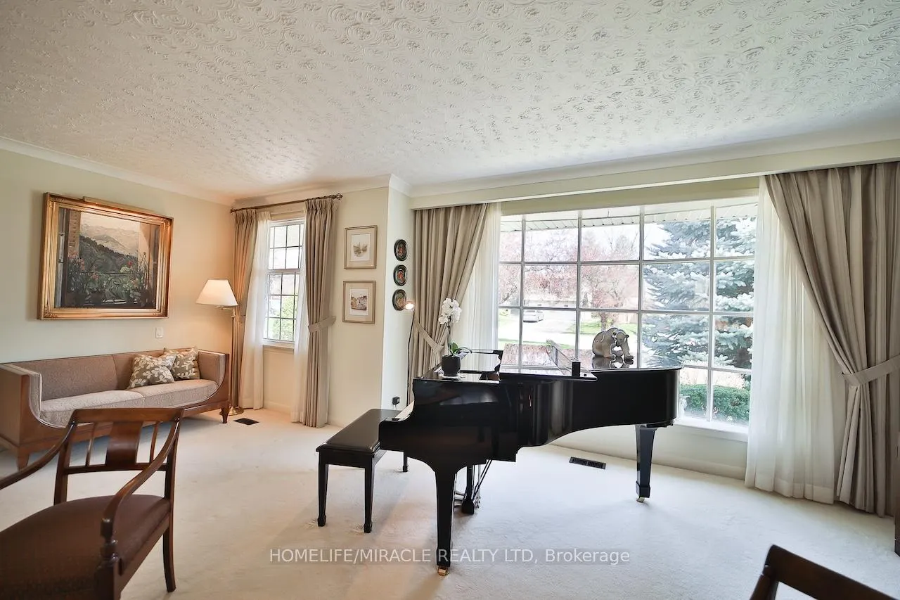 Photo 9 of 17 Ridgehill Drive, Brampton, Brampton South — HOMEH