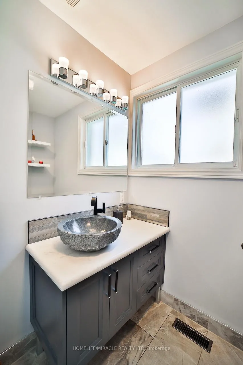 Photo 20 of 17 Ridgehill Drive, Brampton, Brampton South — HOMEH