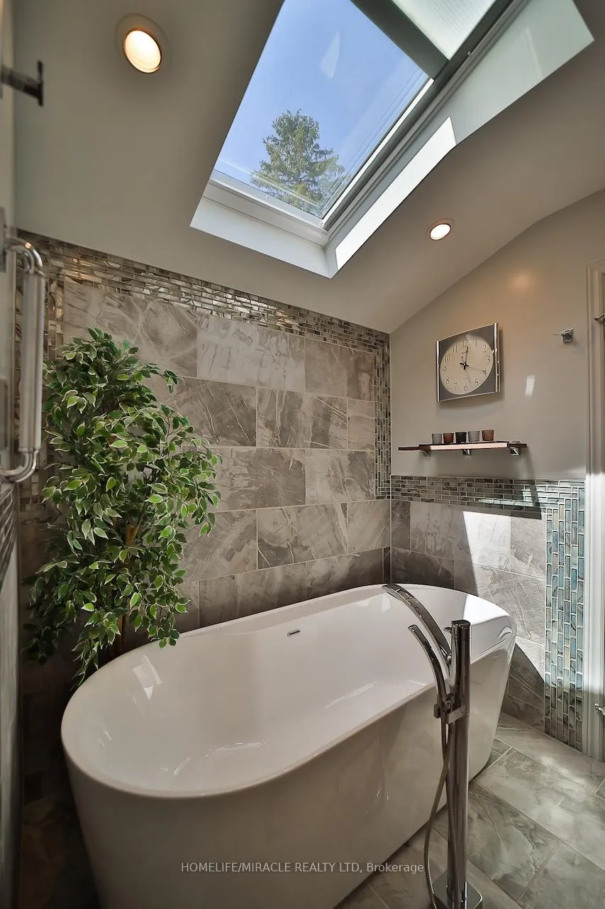 Photo 27 of 17 Ridgehill Drive, Brampton, Brampton South — HOMEH