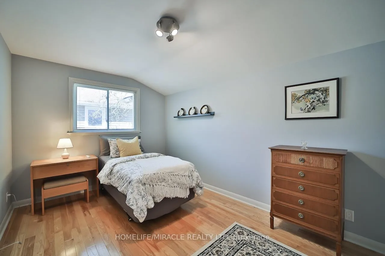 Photo 32 of 17 Ridgehill Drive, Brampton, Brampton South — HOMEH
