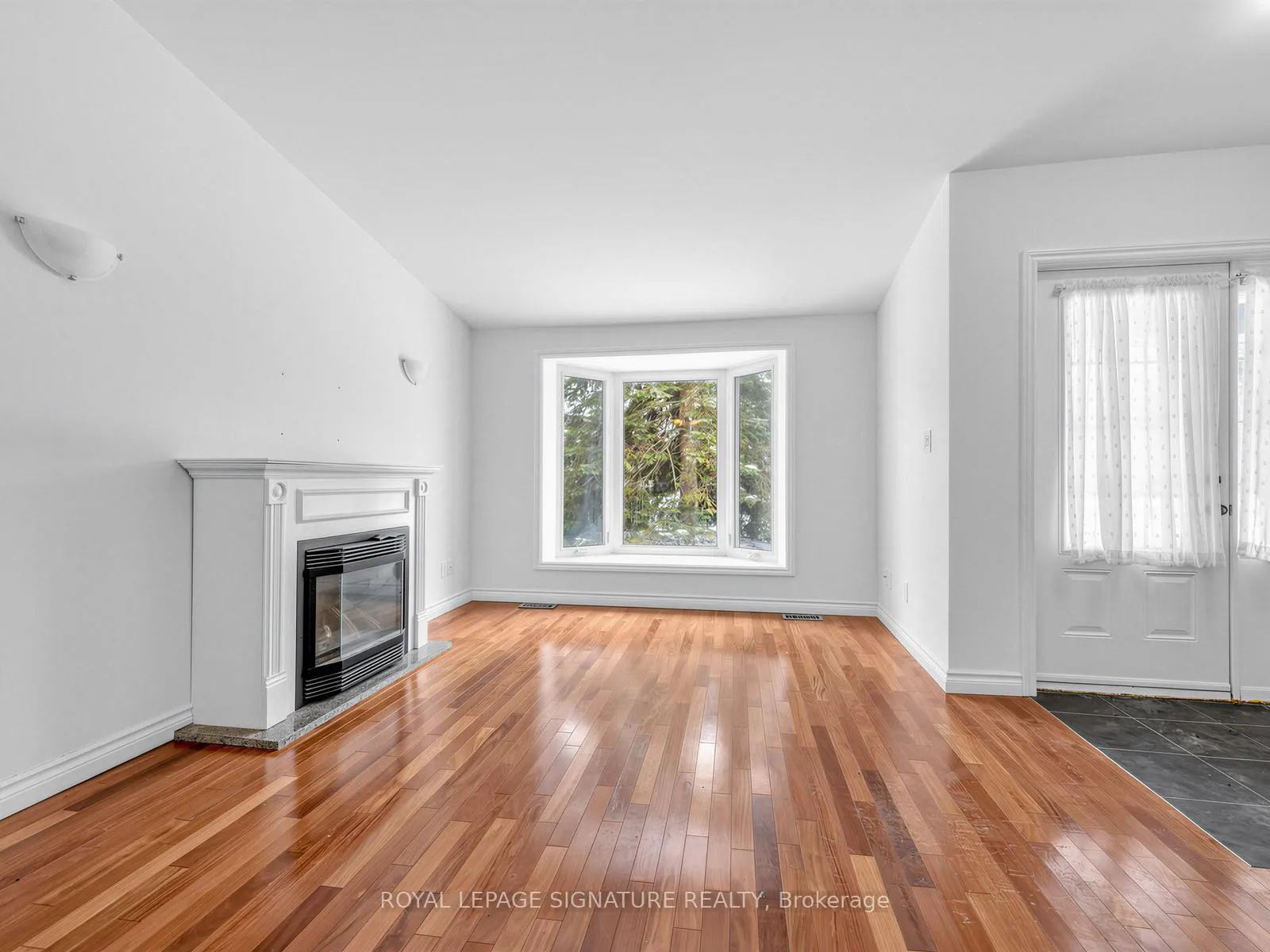 Photo 6 of 284 Guildwood Parkway, Scarborough, Guildwood — HOMEH