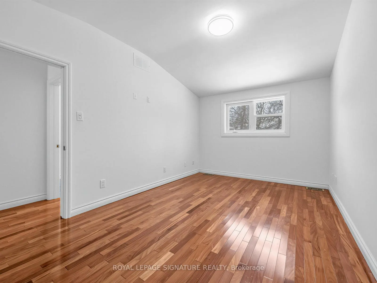 Photo 16 of 284 Guildwood Parkway, Scarborough, Guildwood — HOMEH