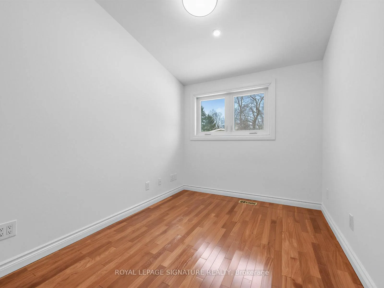 Photo 18 of 284 Guildwood Parkway, Scarborough, Guildwood — HOMEH