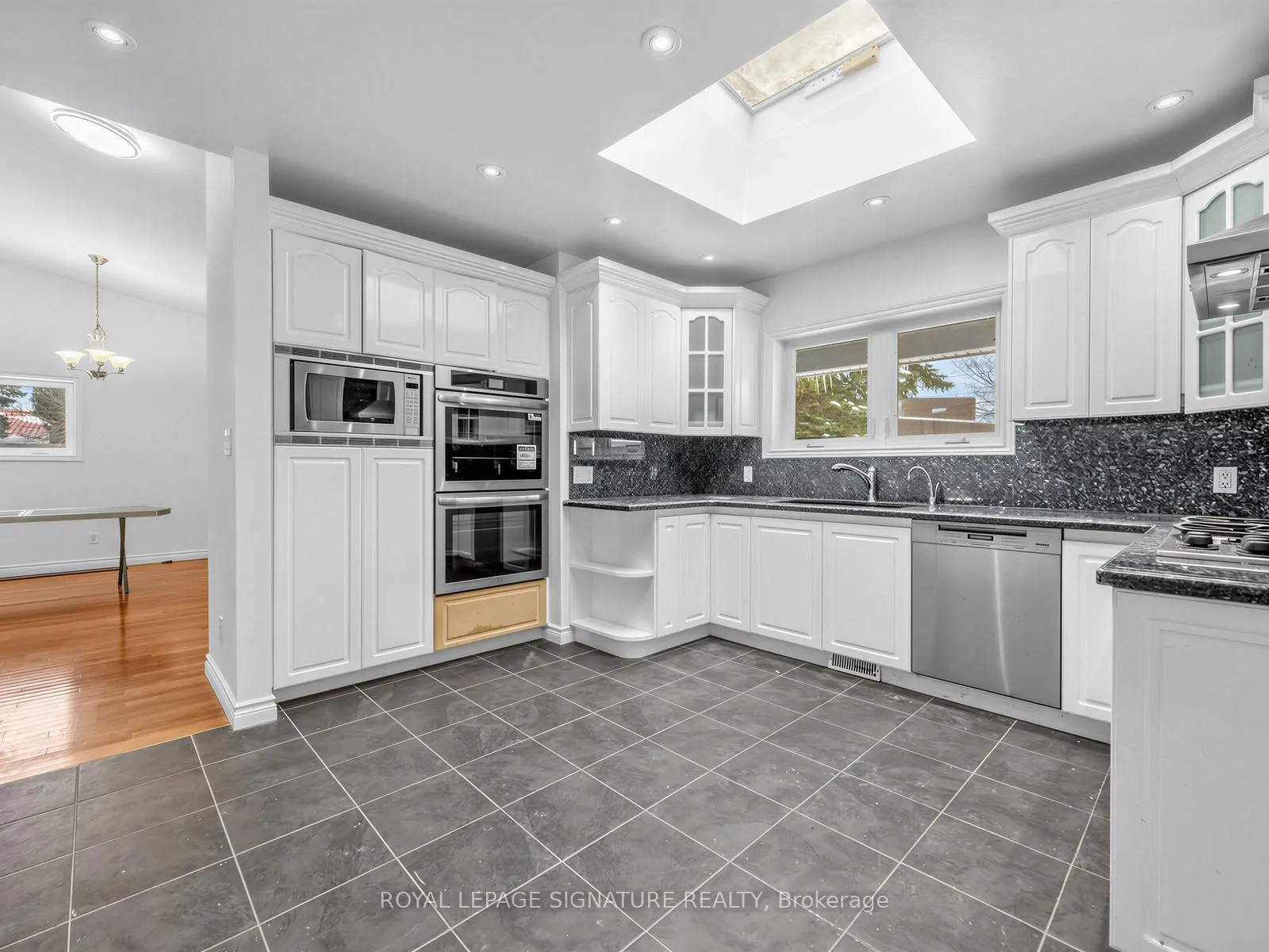 Photo 29 of 284 Guildwood Parkway, Scarborough, Guildwood — HOMEH