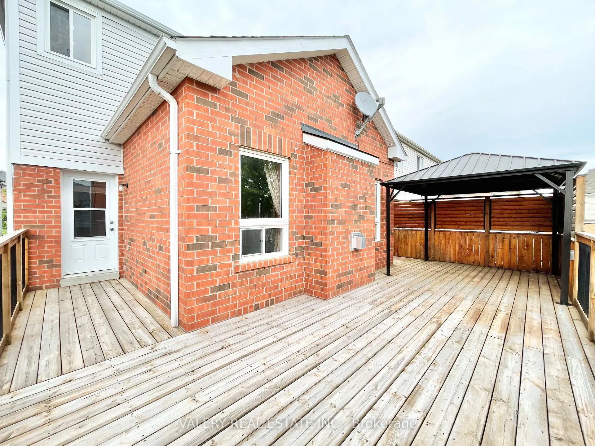 Front of Unit 1, 687 Blackwood Boulevard