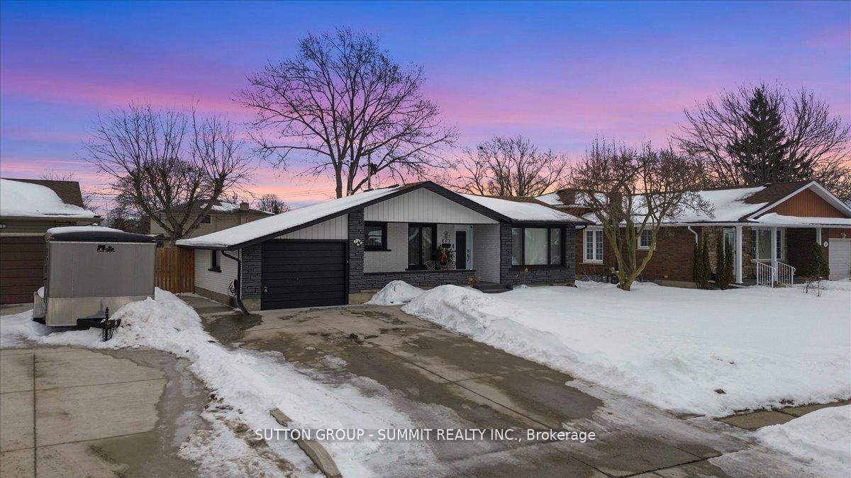 Photo 2 of 22 Oak Street, Welland, Prince Charles — HOMEH