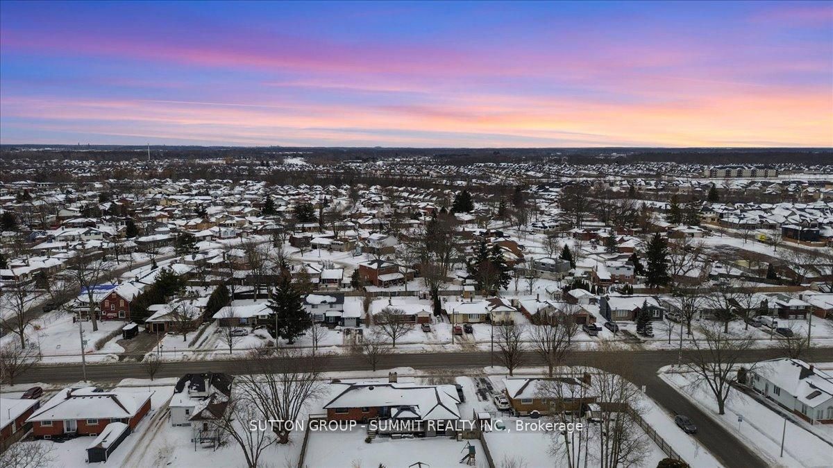 Photo 3 of 22 Oak Street, Welland, Prince Charles — HOMEH