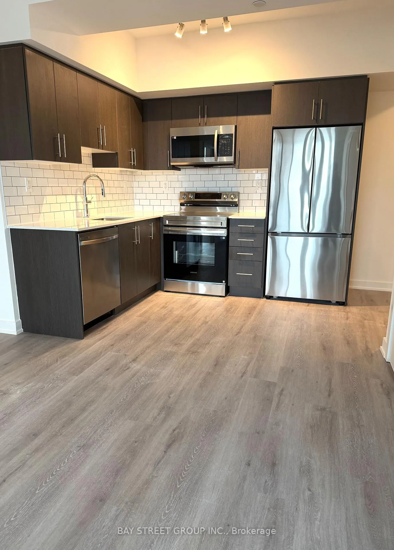 Photo 3 of Unit 211, 1010 Sandy Beach Road, Pickering, Bay Ridges — HOMEH