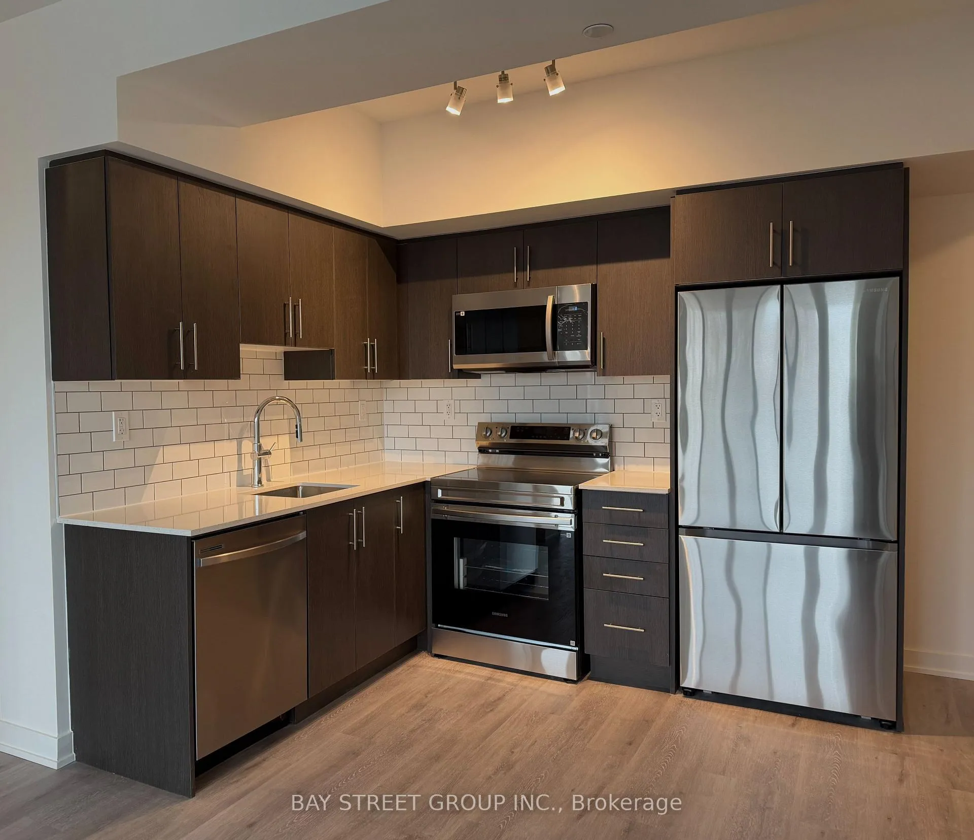 Photo 5 of Unit 211, 1010 Sandy Beach Road, Pickering, Bay Ridges — HOMEH