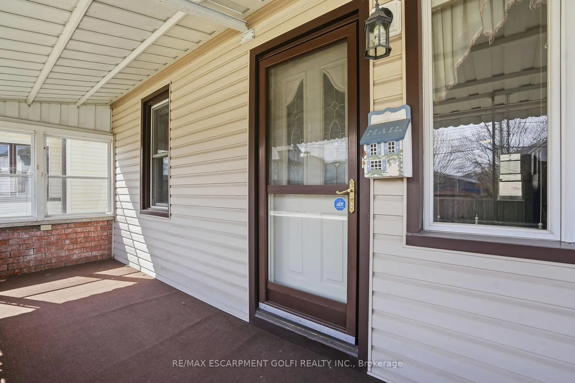 Photo 2 of 4867 Sixth Avenue, Niagara Falls, Cherrywood — HOMEH