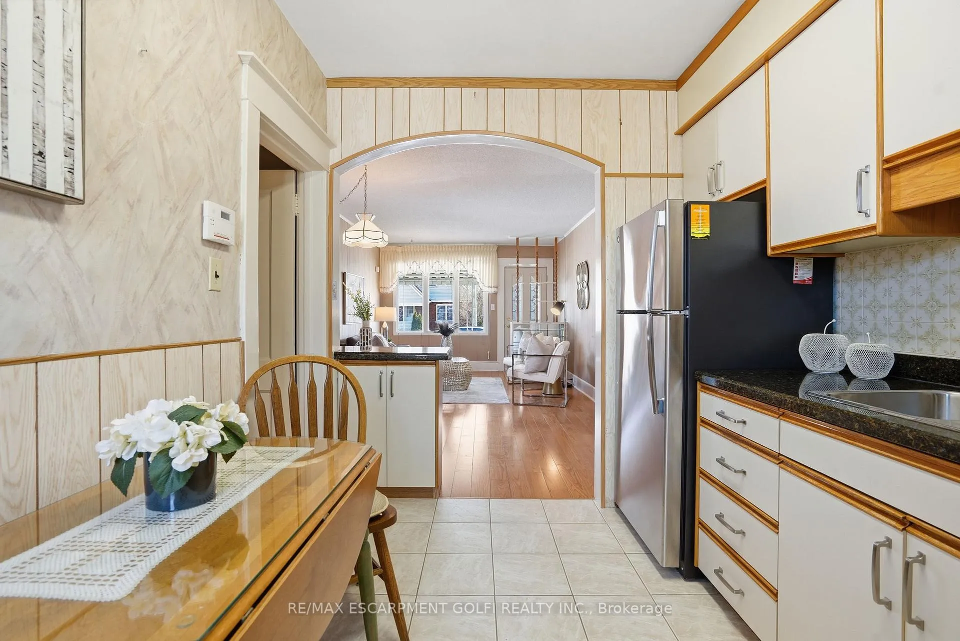 Photo 9 of 4867 Sixth Avenue, Niagara Falls, Cherrywood — HOMEH