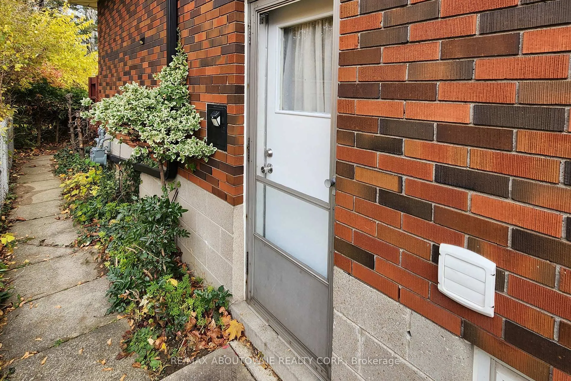 Photo 2 of 12 Ramsey Crescent, Hamilton, Ainslie Wood — HOMEH