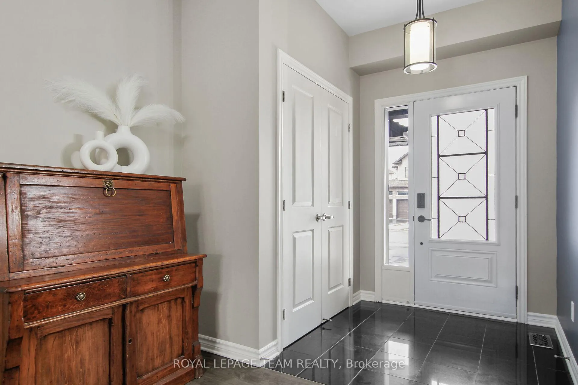 Photo 3 of 107 Francis Street, Carleton Place — HOMEH