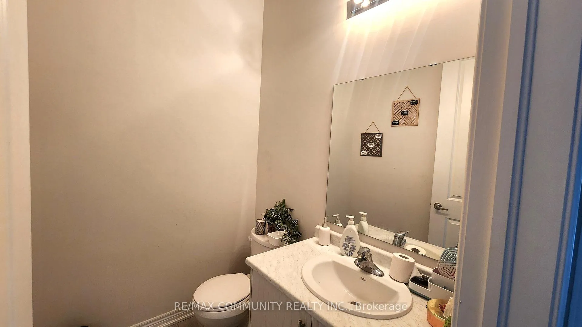 Photo 5 of Unit Main, 58 Catering Road, Georgina, Sutton & Jackson's Point — HOMEH