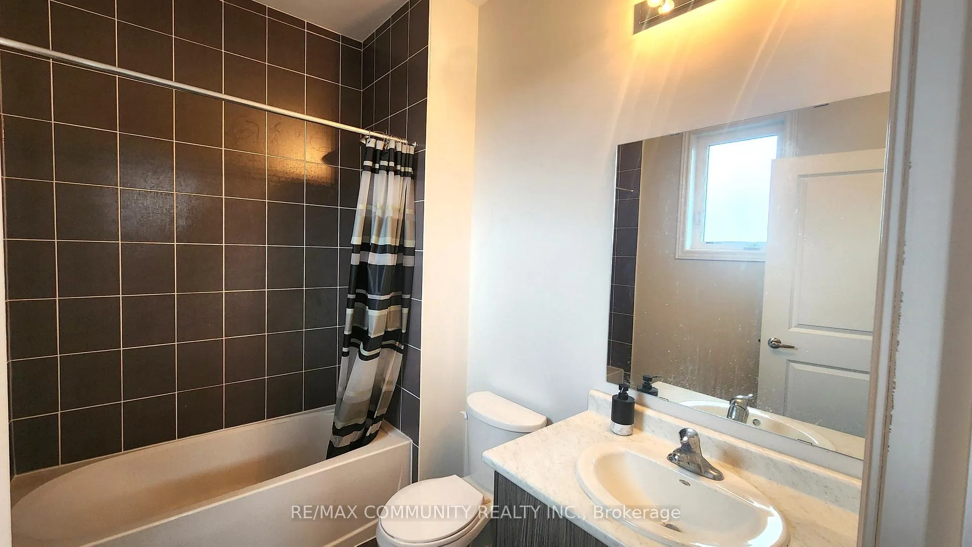 Photo 15 of Unit Main, 58 Catering Road, Georgina, Sutton & Jackson's Point — HOMEH
