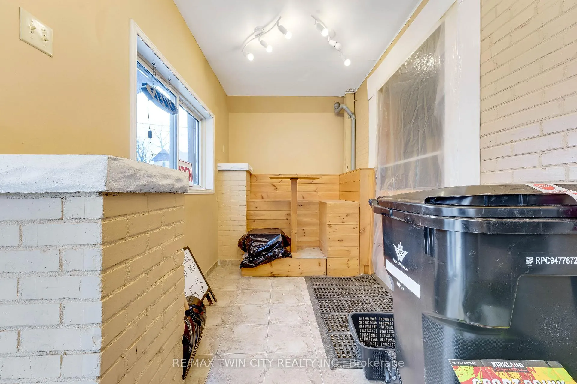 Photo 29 of 24 Madison Avenue S, Kitchener — HOMEH