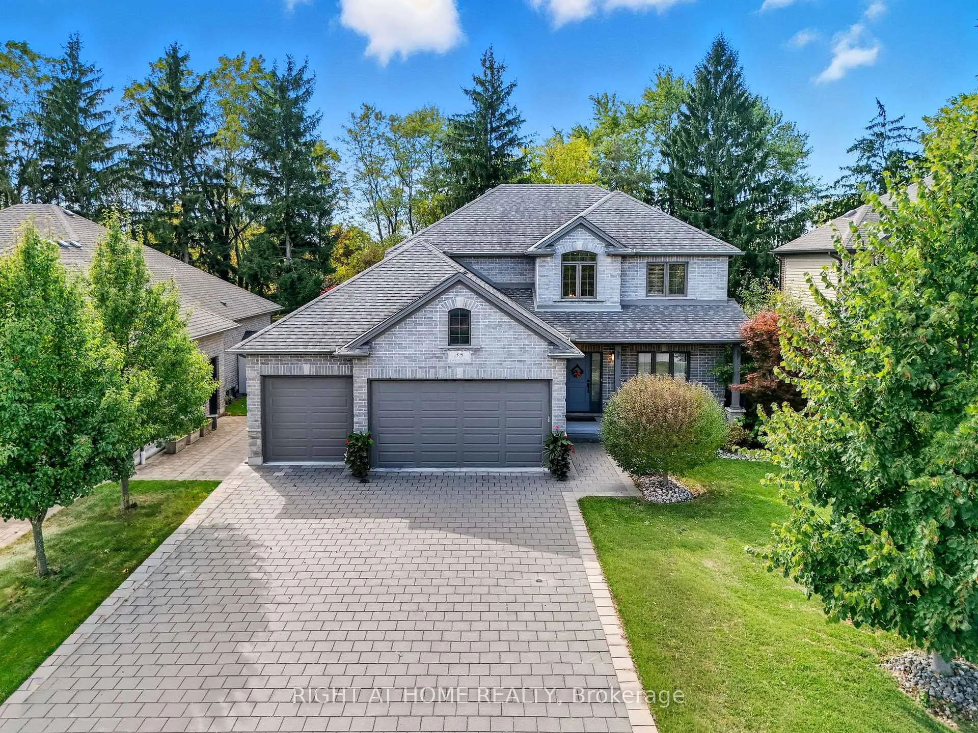 Photo 1 of 35 Caverhill Crescent, Middlesex Centre, Komoka — HOMEH
