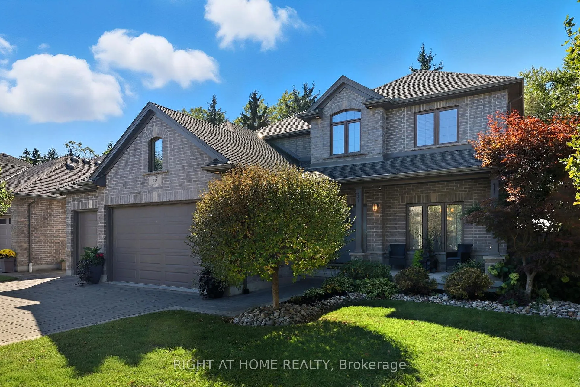 Photo 2 of 35 Caverhill Crescent, Middlesex Centre, Komoka — HOMEH
