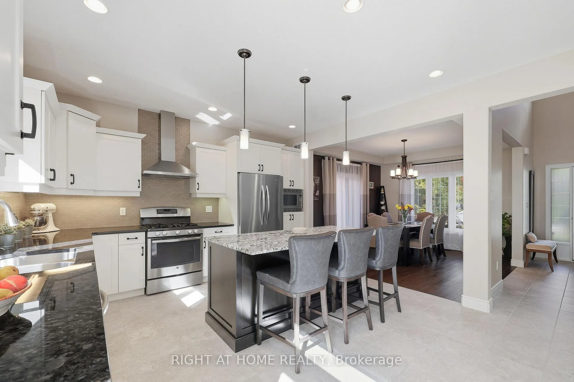 Photo 16 of 35 Caverhill Crescent, Middlesex Centre, Komoka — HOMEH