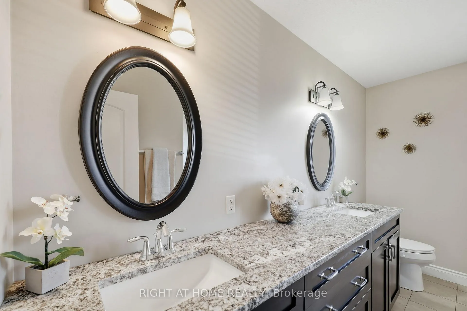 Photo 30 of 35 Caverhill Crescent, Middlesex Centre, Komoka — HOMEH