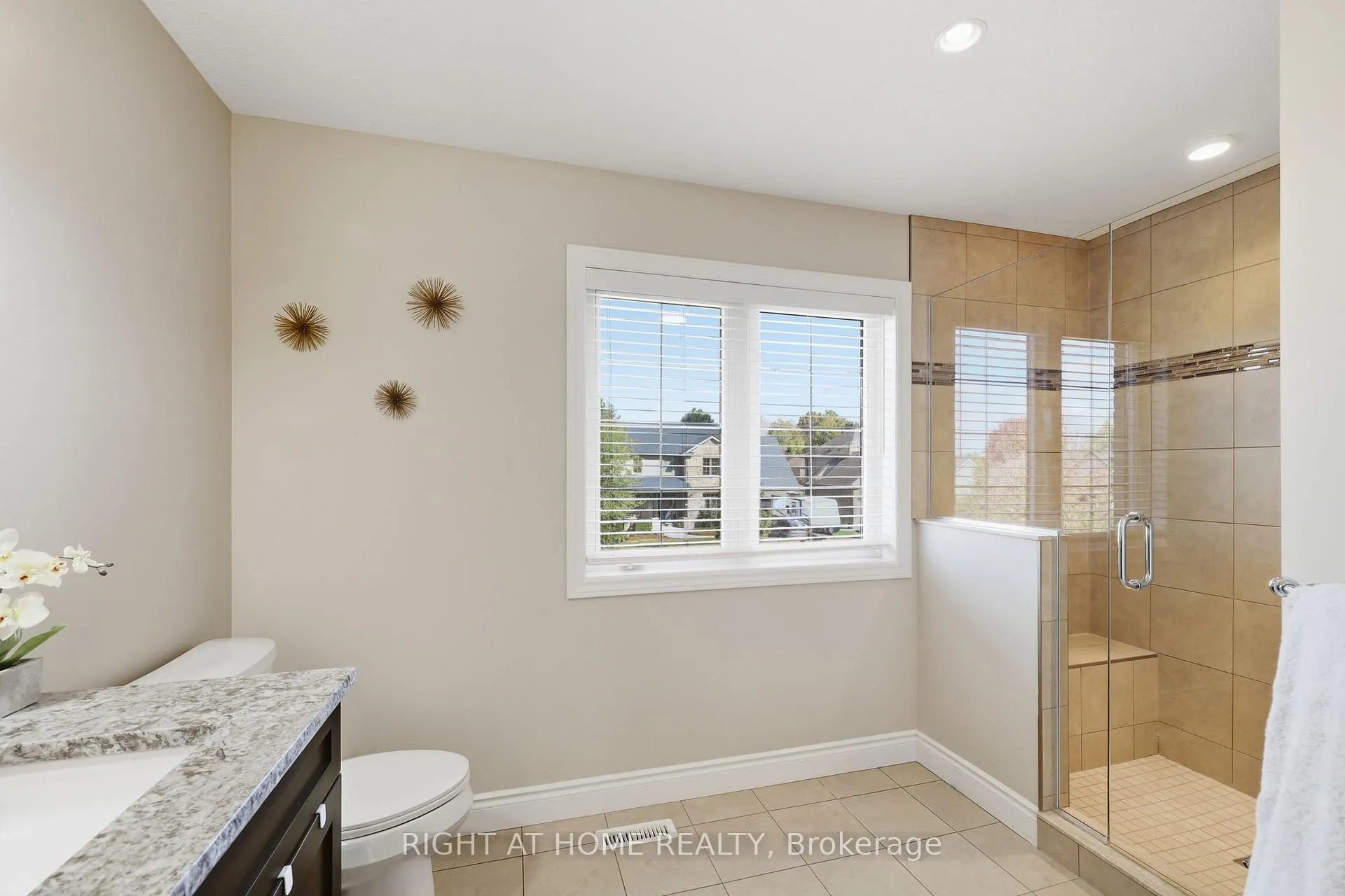 Photo 31 of 35 Caverhill Crescent, Middlesex Centre, Komoka — HOMEH