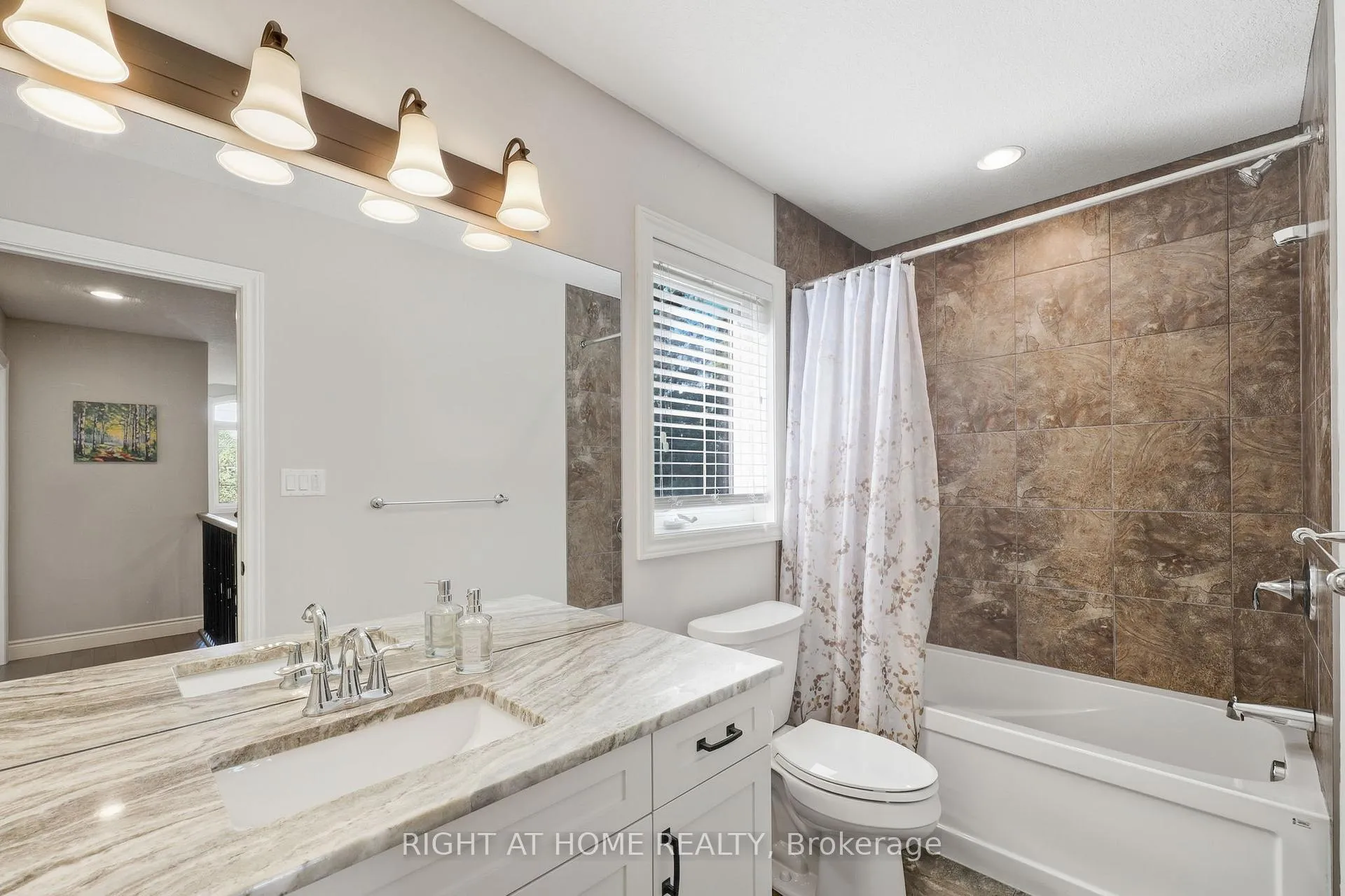 Photo 35 of 35 Caverhill Crescent, Middlesex Centre, Komoka — HOMEH