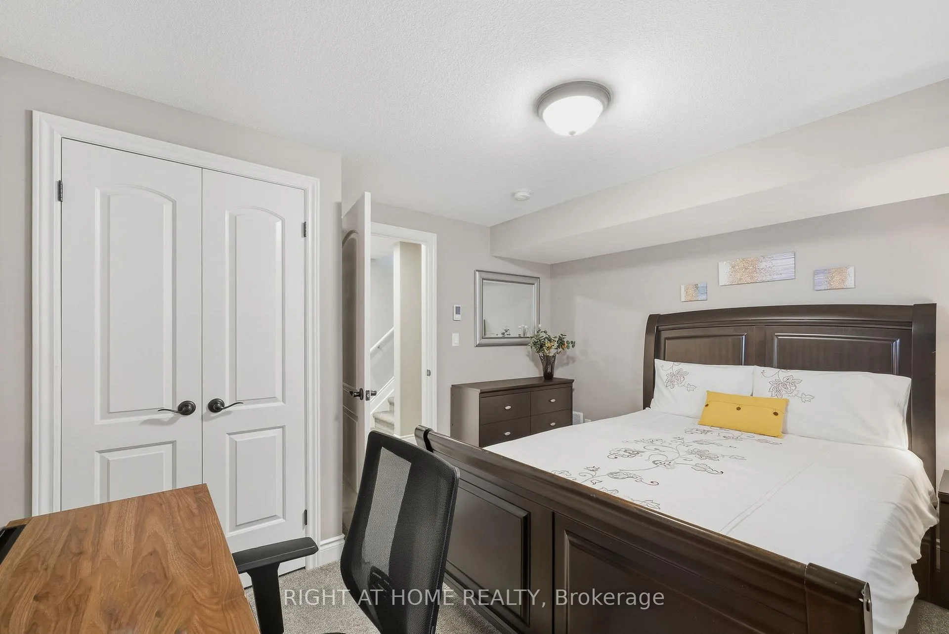 Photo 39 of 35 Caverhill Crescent, Middlesex Centre, Komoka — HOMEH