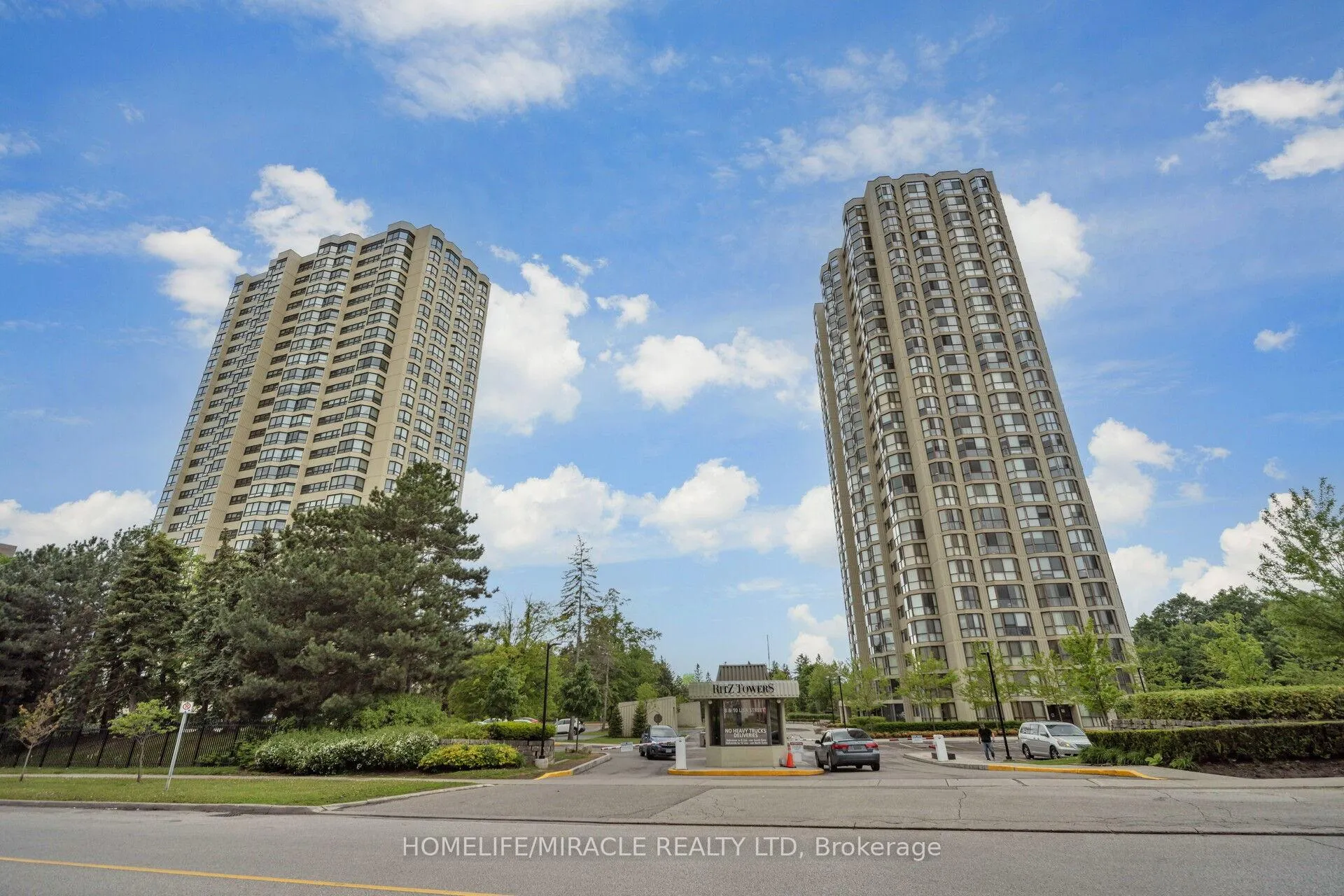 Photo 3 of Unit 1802, 8 Lisa Street, Brampton, Queen Street Corridor — HOMEH