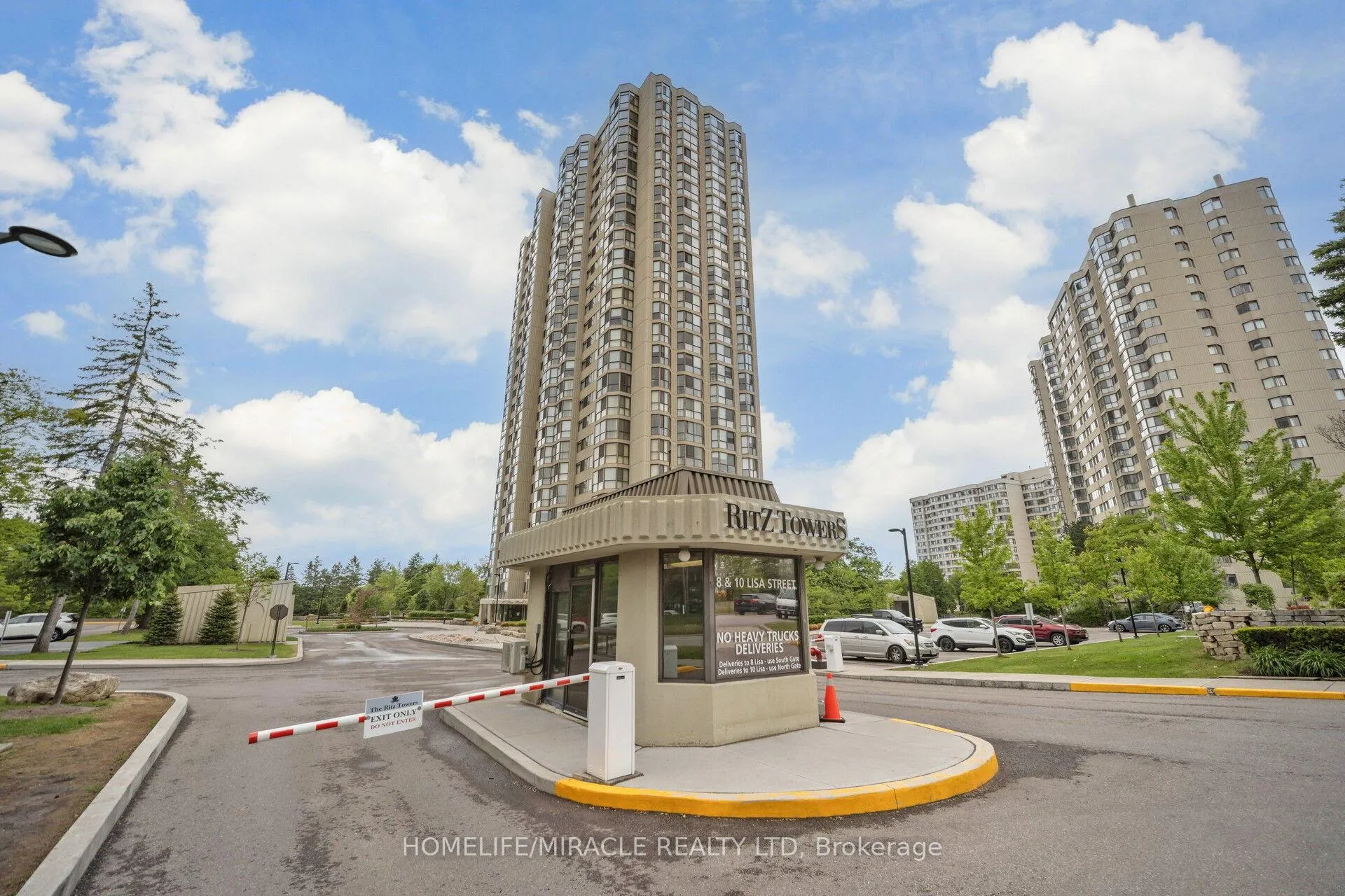 Photo 5 of Unit 1802, 8 Lisa Street, Brampton, Queen Street Corridor — HOMEH