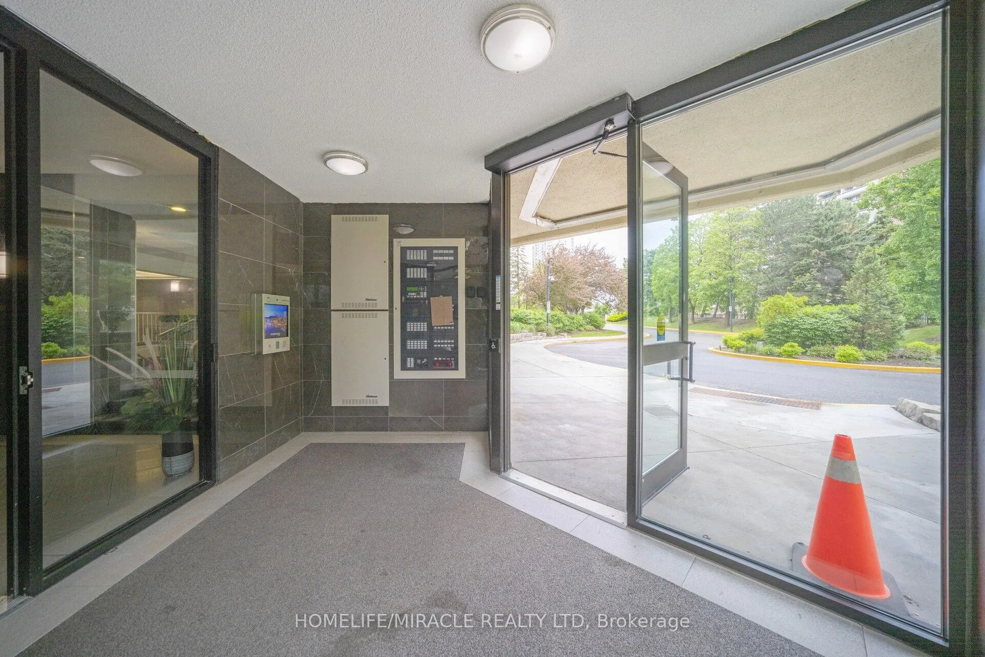 Photo 8 of Unit 1802, 8 Lisa Street, Brampton, Queen Street Corridor — HOMEH