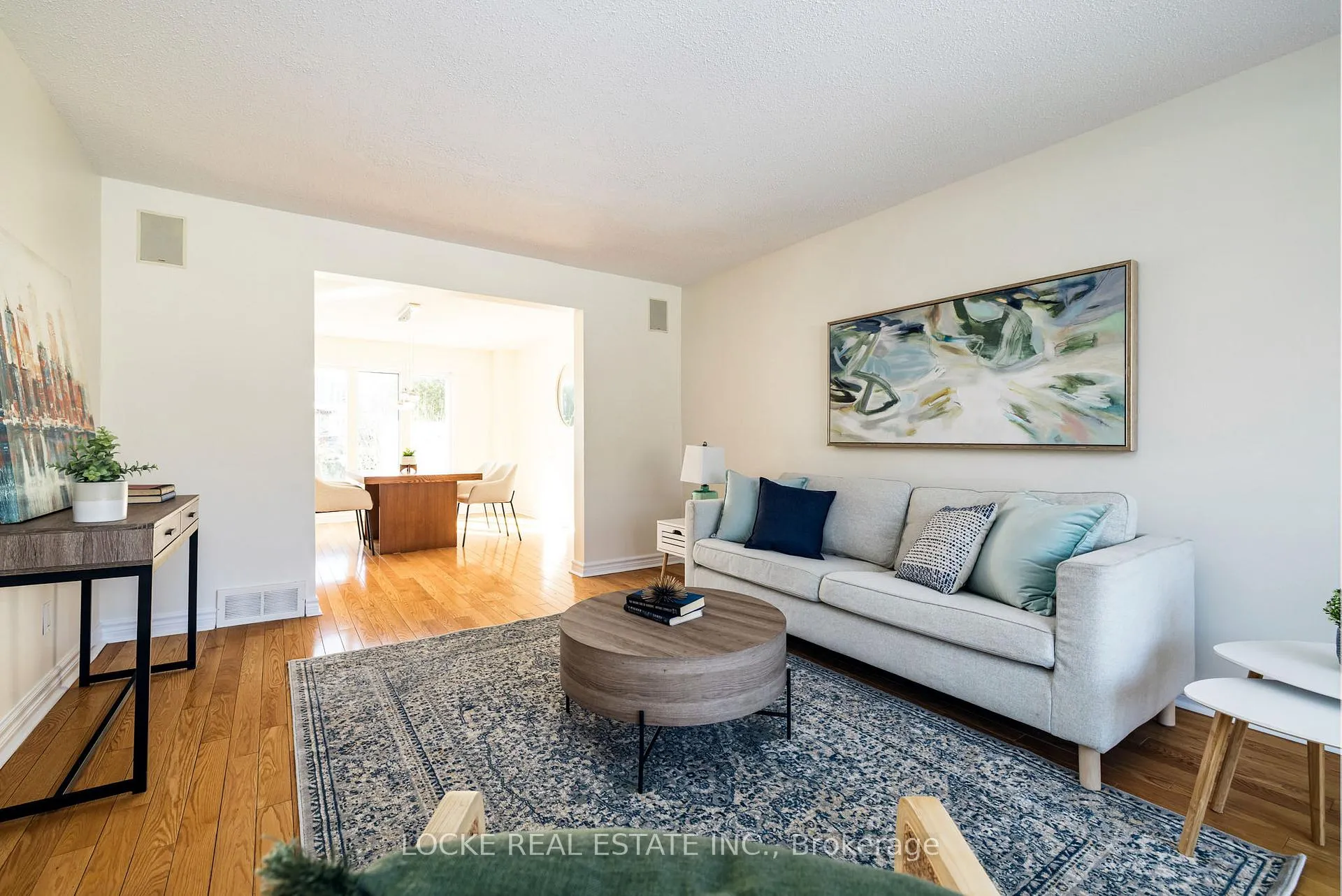 Photo 5 of 1404 Forest Valley Drive, Ottawa, Chapel Hill — HOMEH