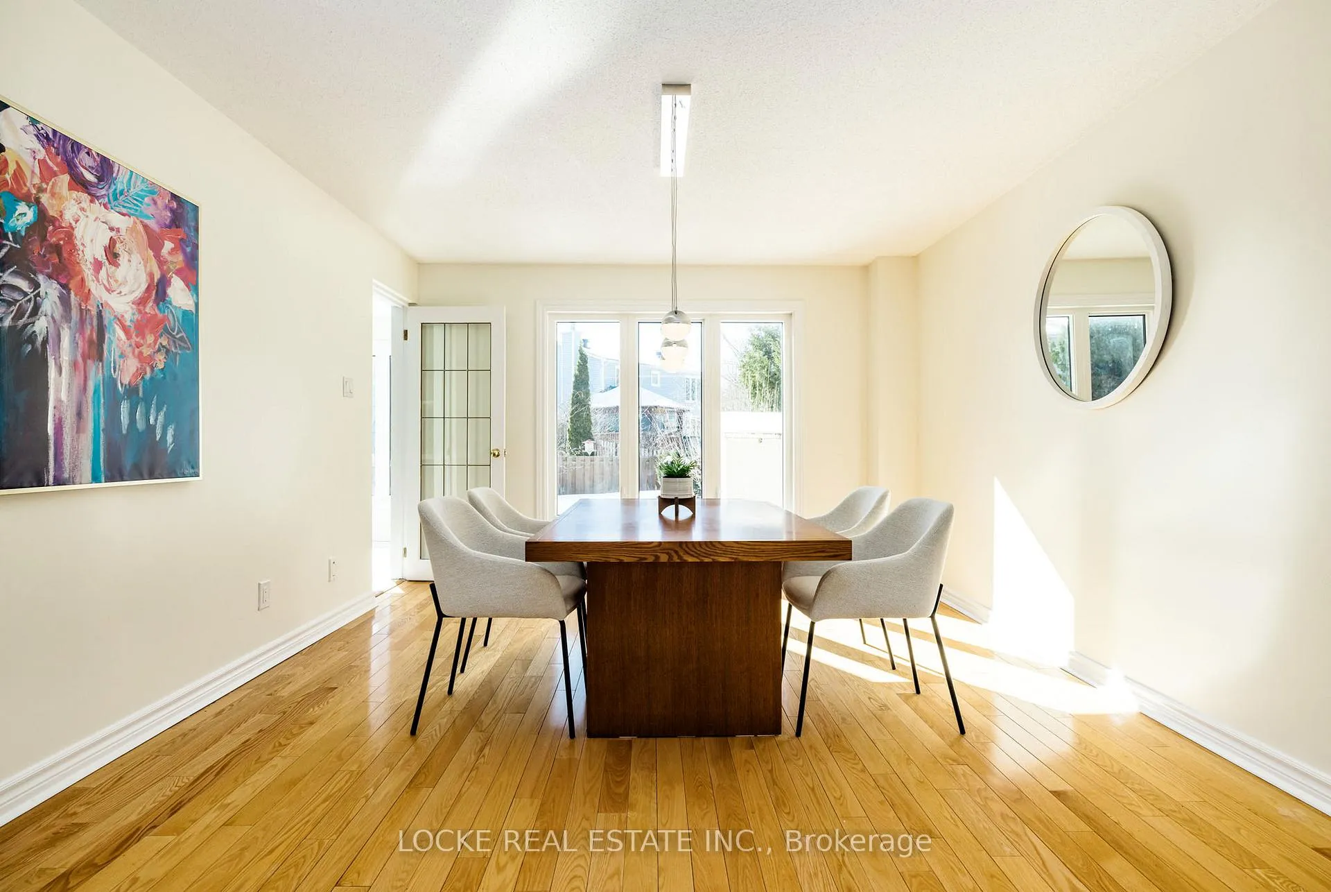 Photo 9 of 1404 Forest Valley Drive, Ottawa, Chapel Hill — HOMEH