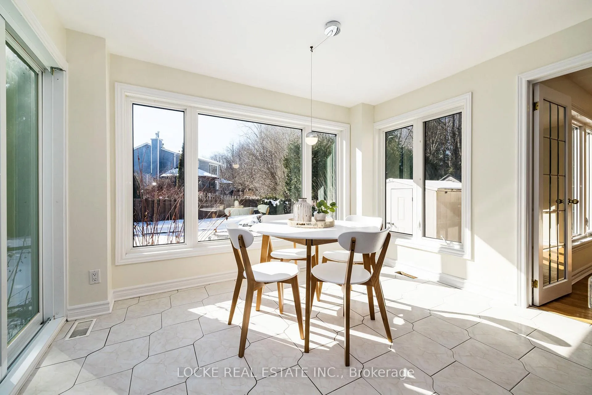 Photo 13 of 1404 Forest Valley Drive, Ottawa, Chapel Hill — HOMEH