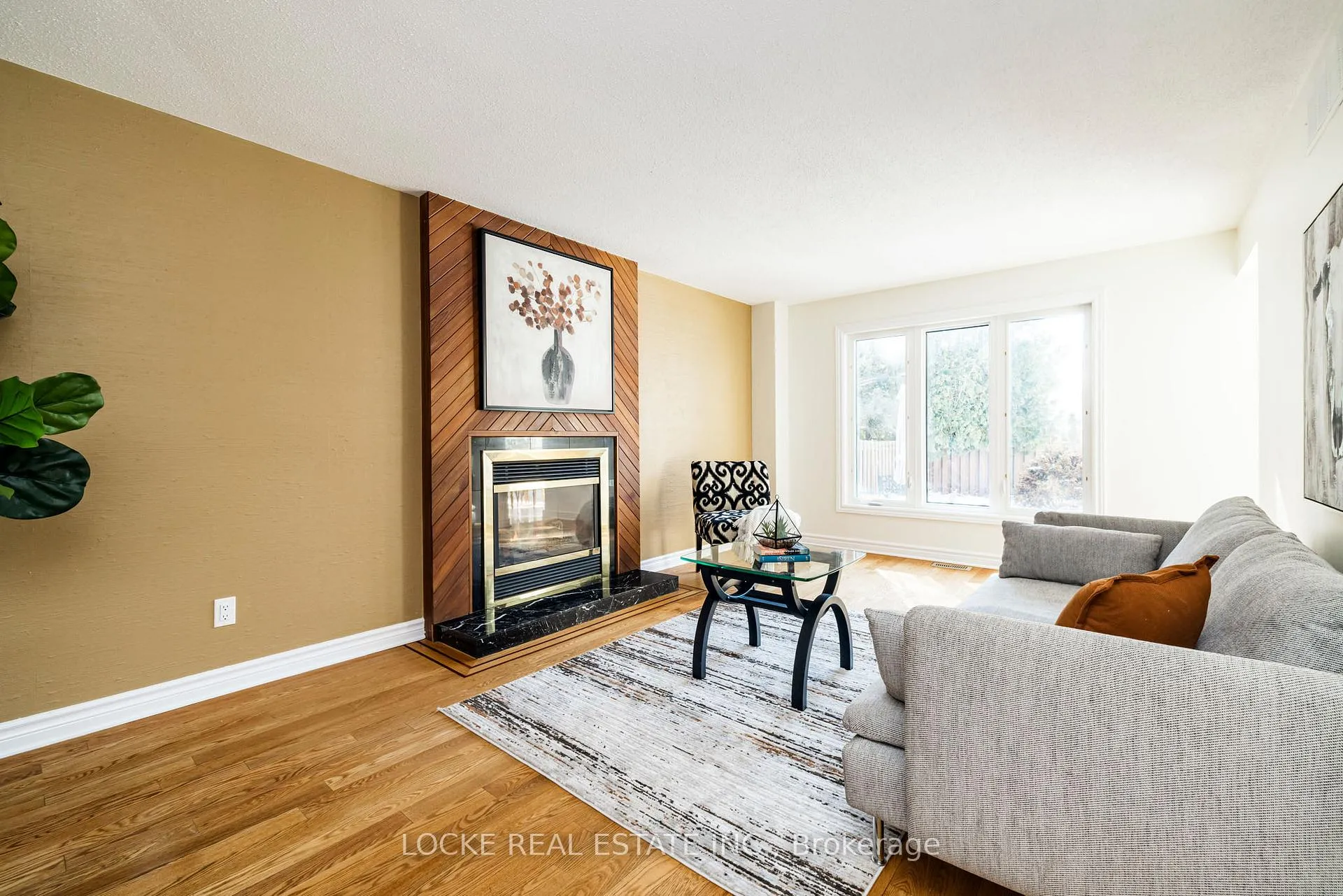 Photo 16 of 1404 Forest Valley Drive, Ottawa, Chapel Hill — HOMEH